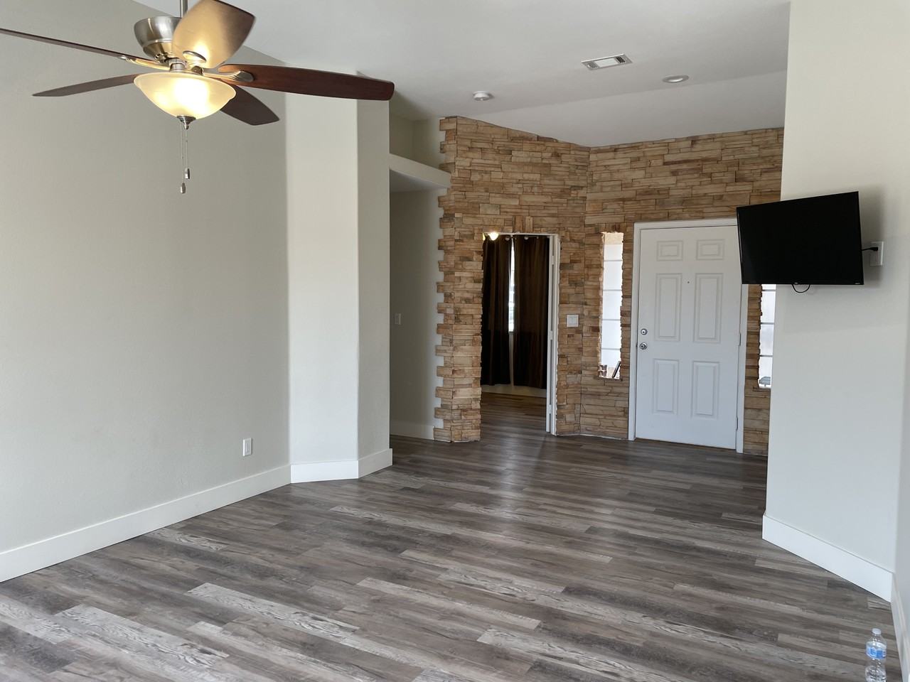 838 Grape Vine Ave - Photo 6 of 10