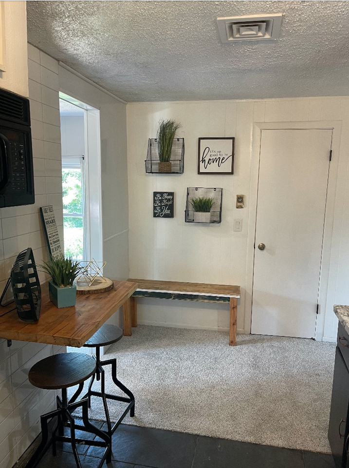 13 Oakwood Dr - Photo 2 of 7