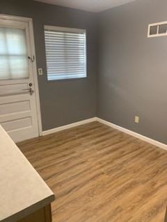 301 Telford Ave - Photo 3 of 18