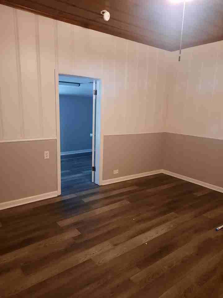 112 E North Main St - Photo 2 of 17