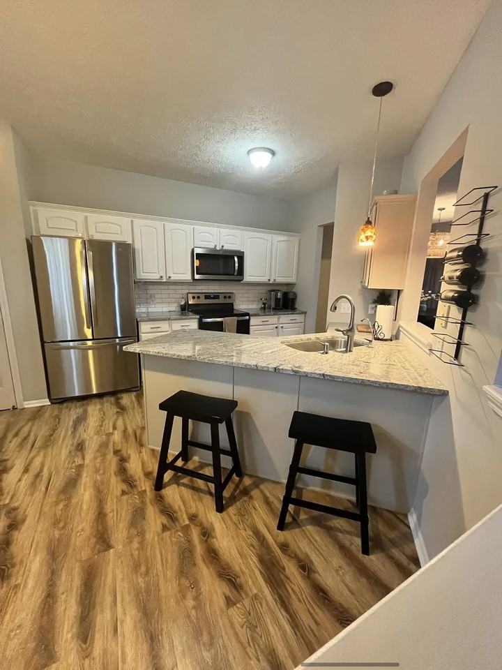 1044 Longwell Pl - Photo 3 of 9