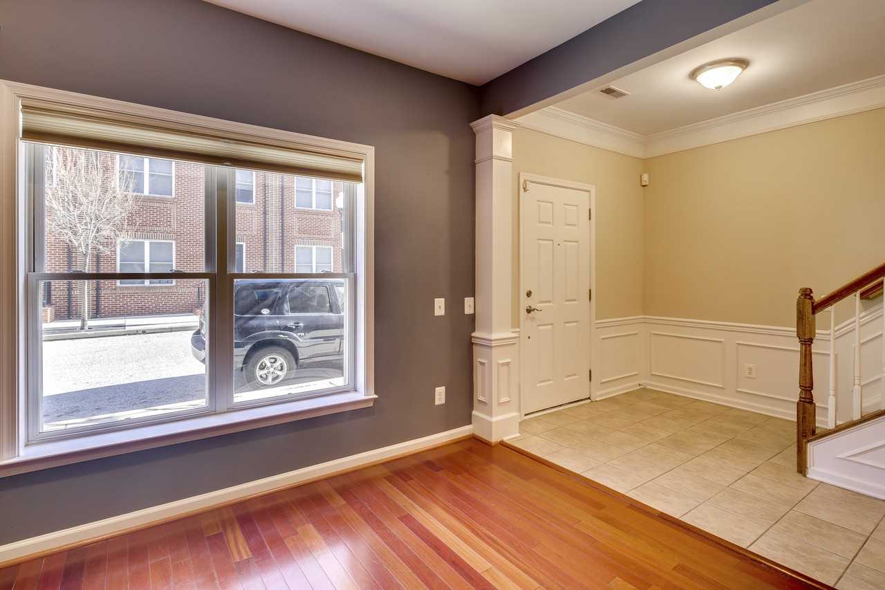 1406 Benjamin St - Photo 2 of 14