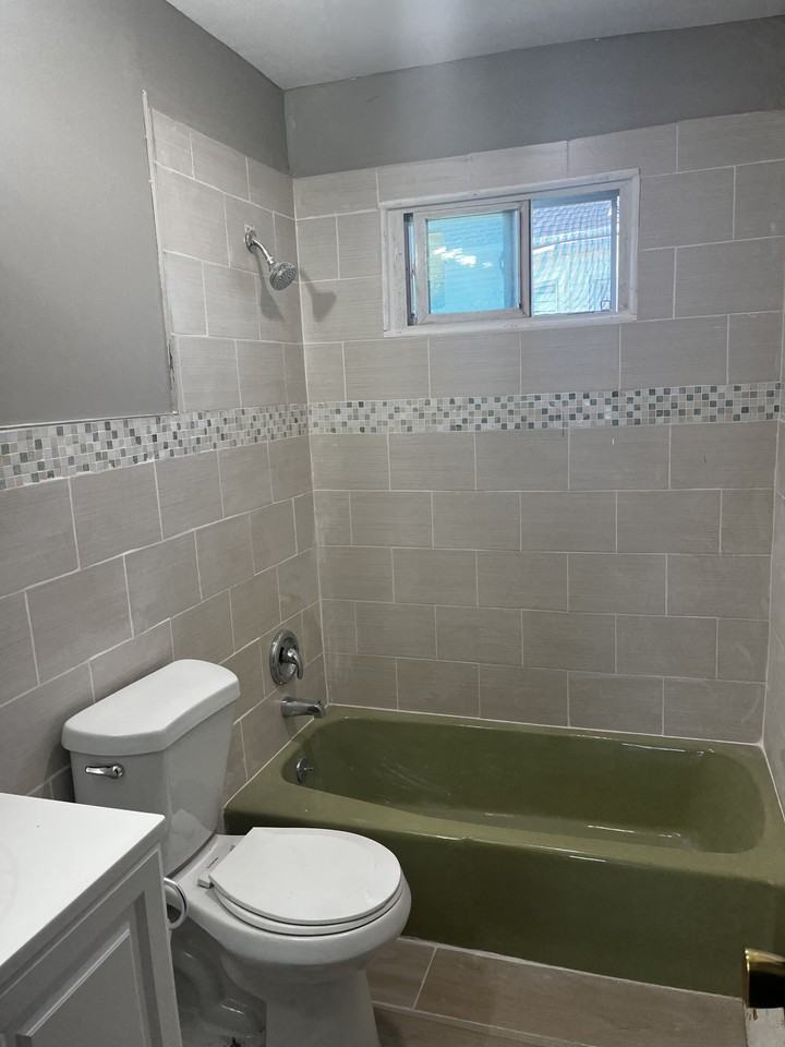 590 Beechmont Ave - Photo 3 of 16