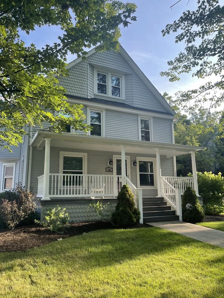 150 Court St - Photo 2 of 12