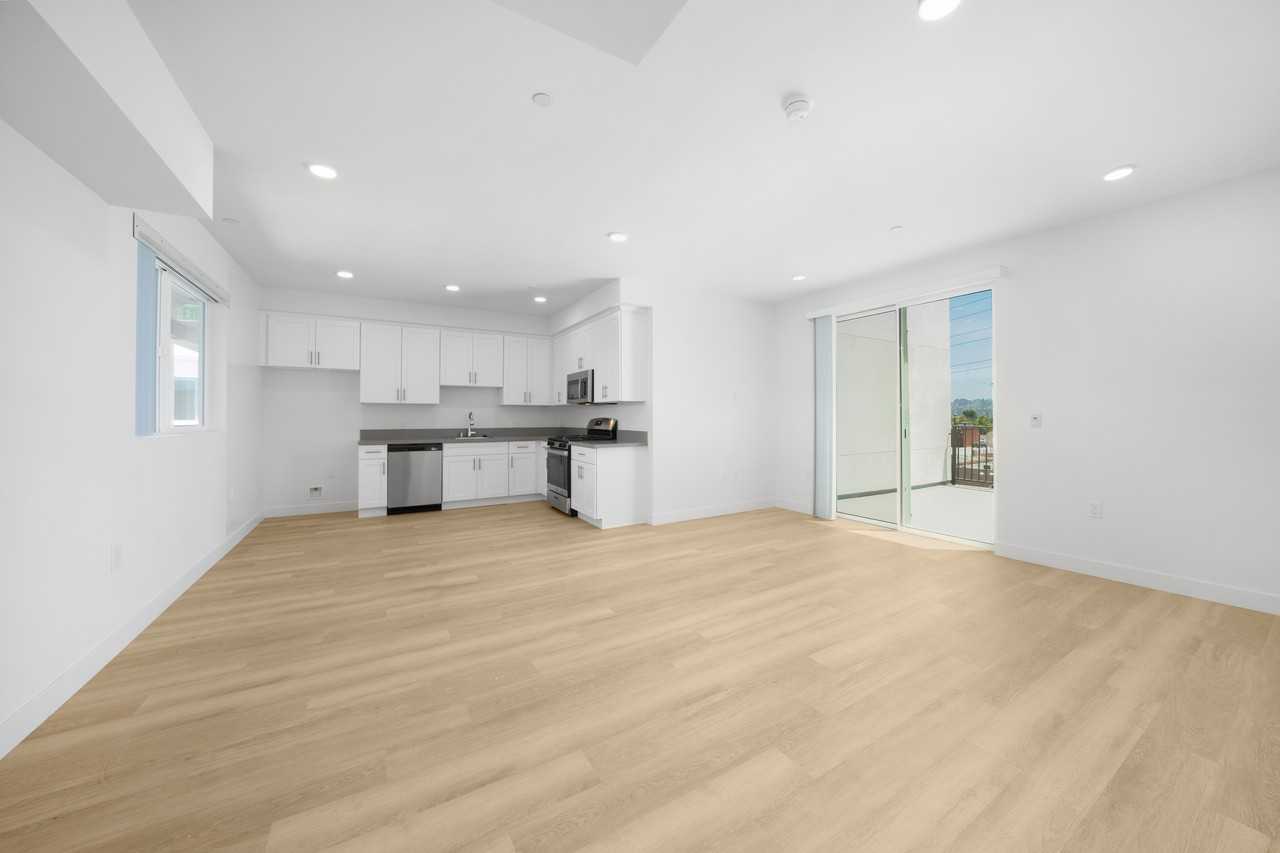 14825 Delano St #101