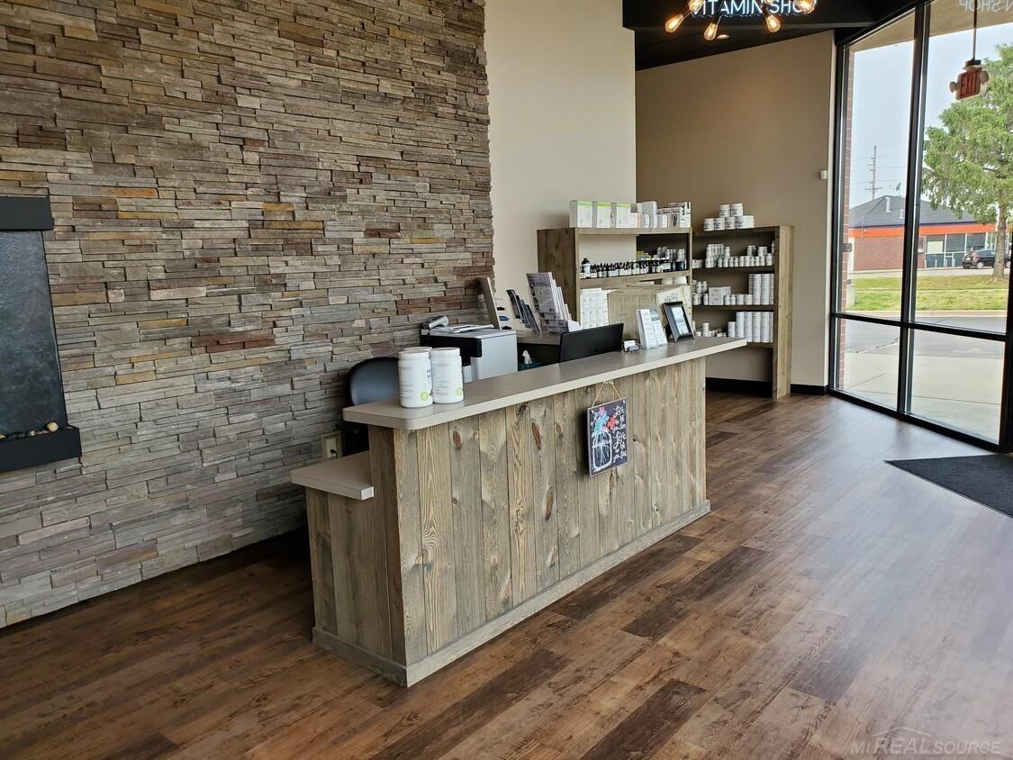 15300 21 Mile Rd - Photo 3 of 7