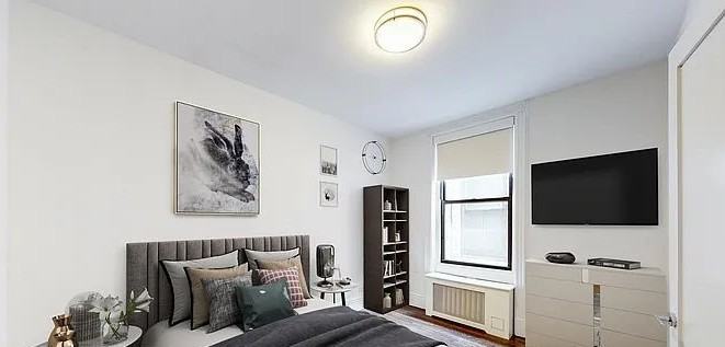 E 91st St #2C - Photo 2 of 6