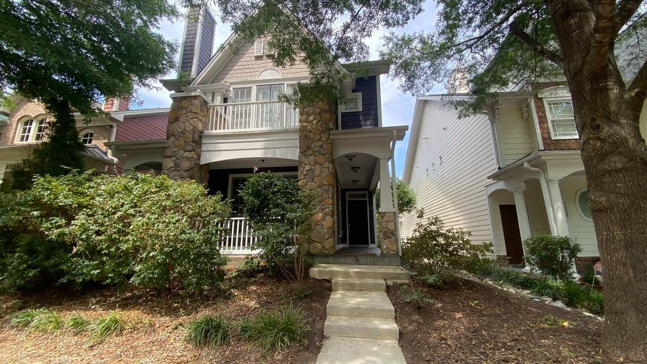 1612 Legendary Ln - Photo 2 of 24