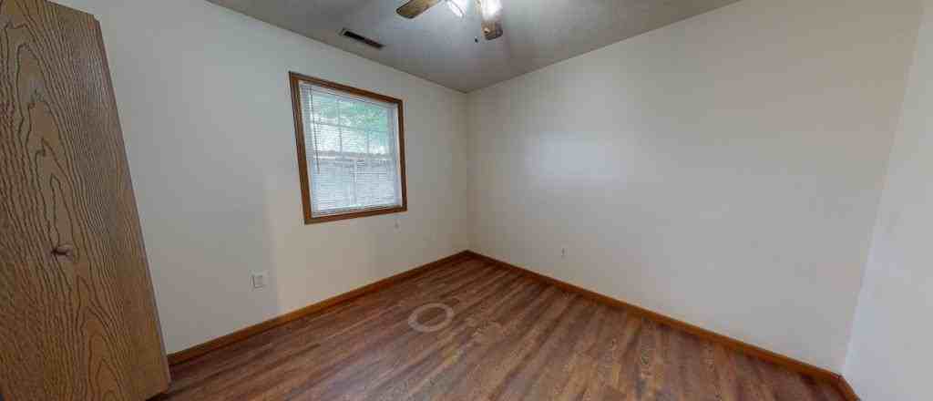 907 W Cherry St - Photo 3 of 12
