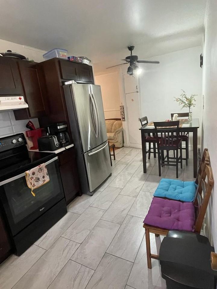 320 Rue Le Moyne Ouest - Photo 2 of 13