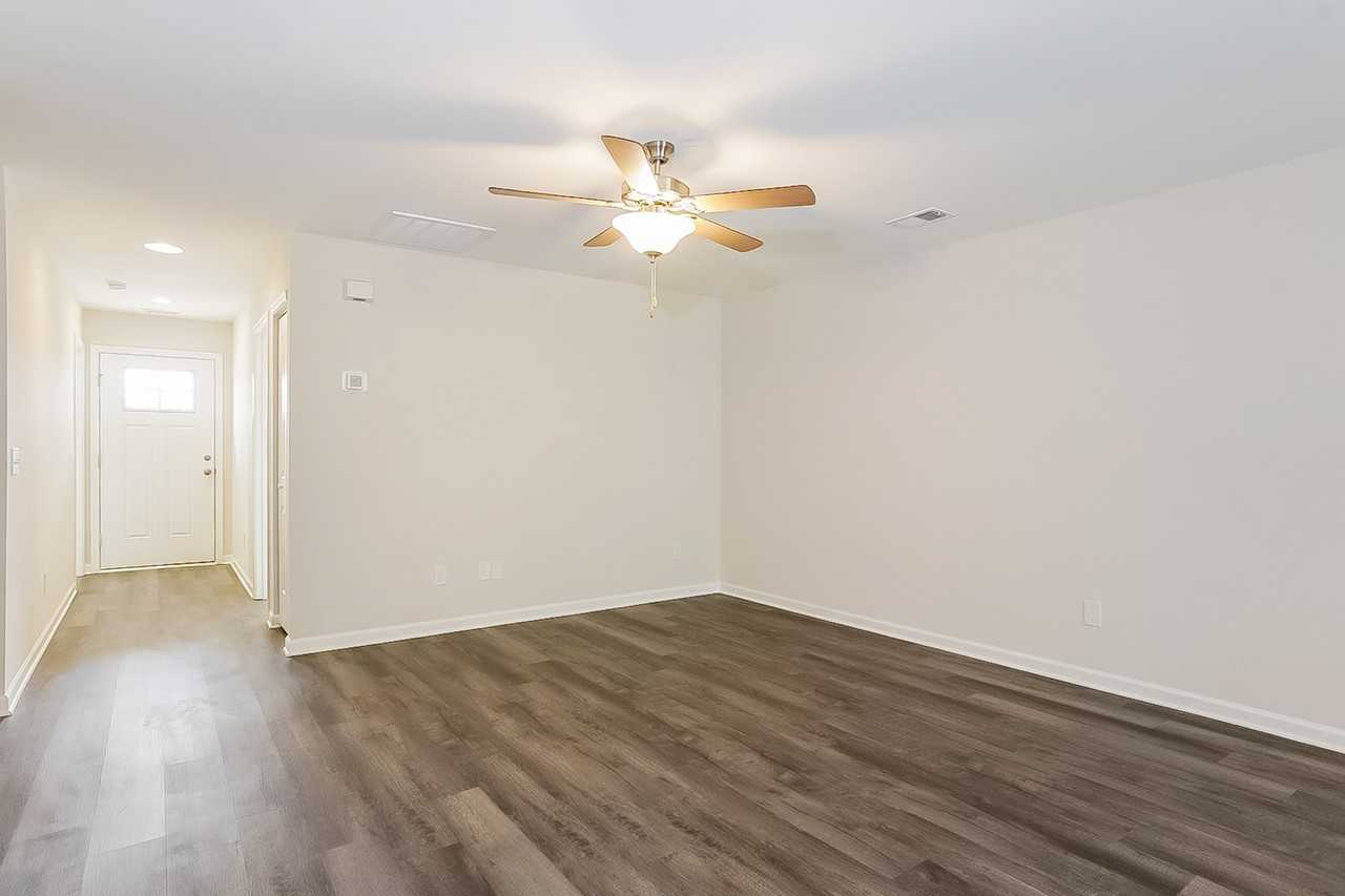 2034 Catlet Ct - Photo 3 of 14