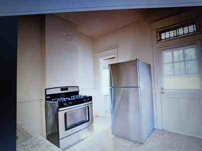 1115 S 32nd St - Photo 2 of 6