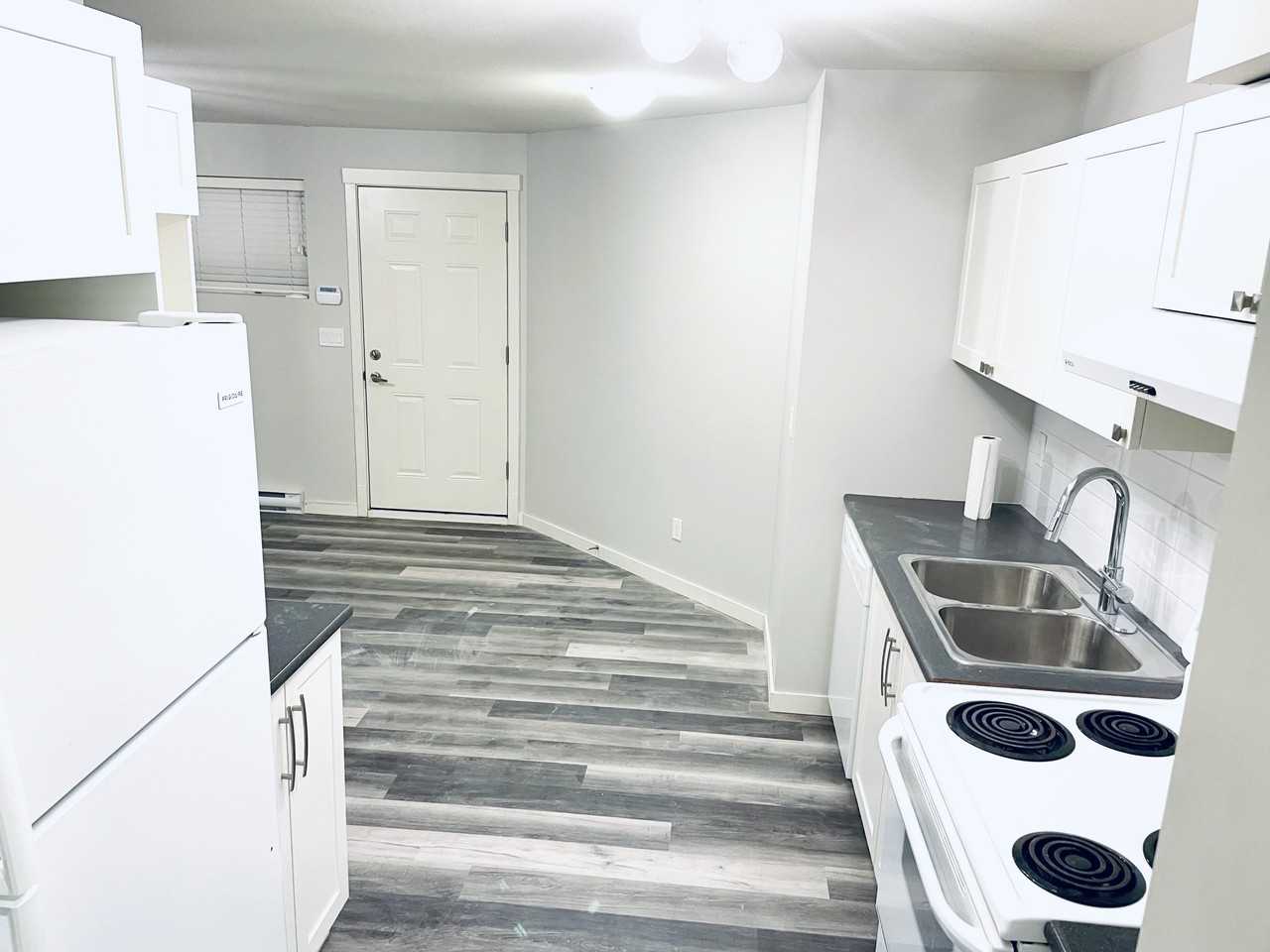 27569 27A Avenue - Photo 2 of 7