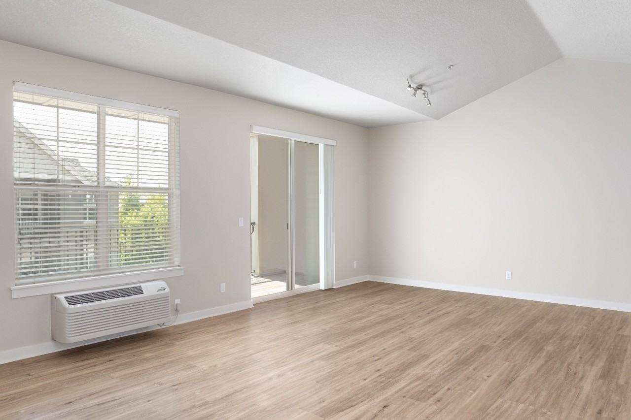 Z-042324-Springville Oaks - Photo 3 of 12
