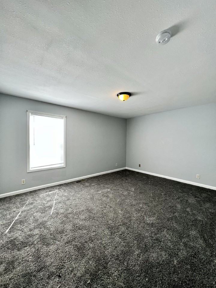 374 Jack Miller Blvd Apt E - Photo 2 of 12