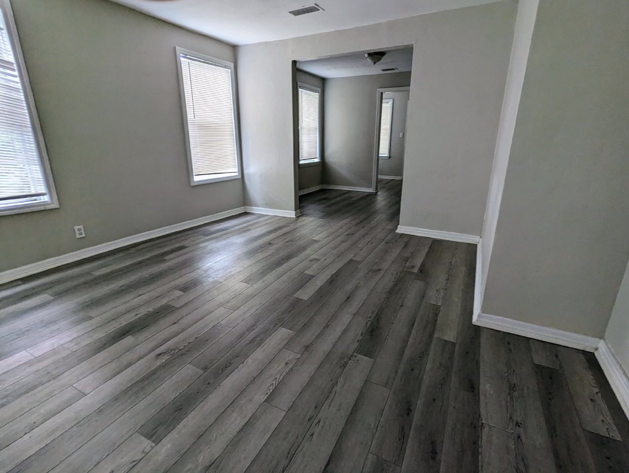 1214 W 28th St - Photo 2 of 15