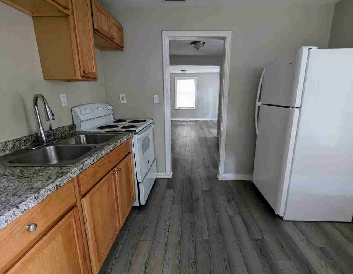 1214 W 28th St - Photo 7 of 15