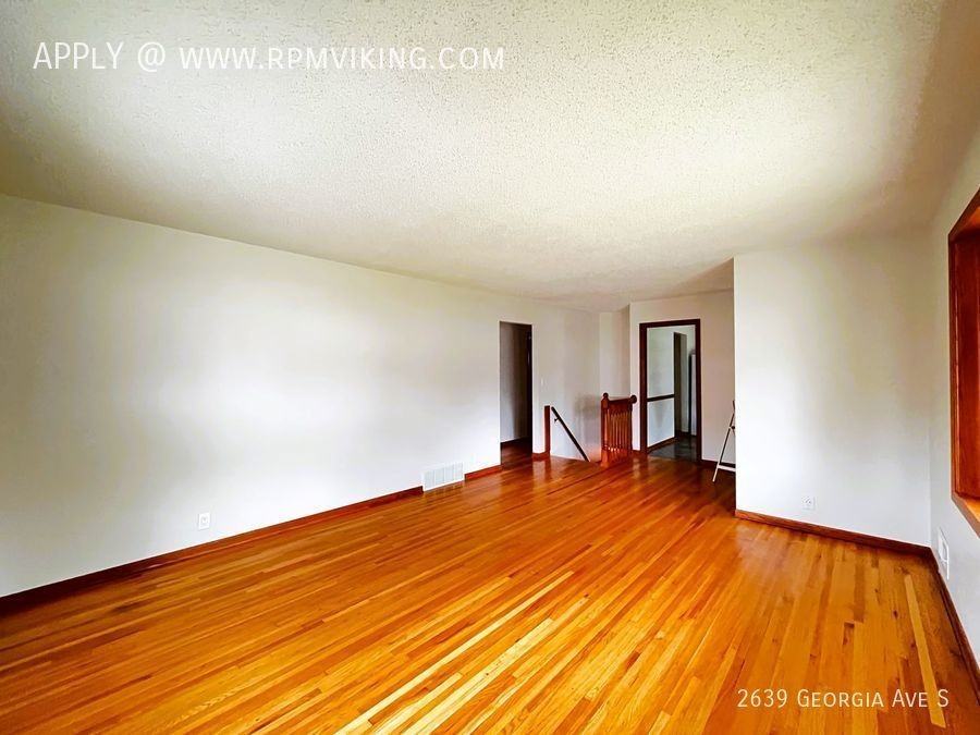 2639 Georgia Ave S - Photo 3 of 28