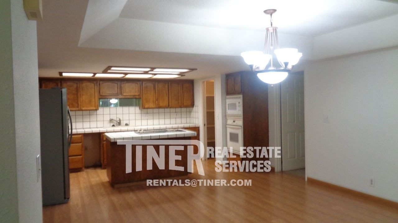 3254 Topaz Ln - Photo 3 of 13