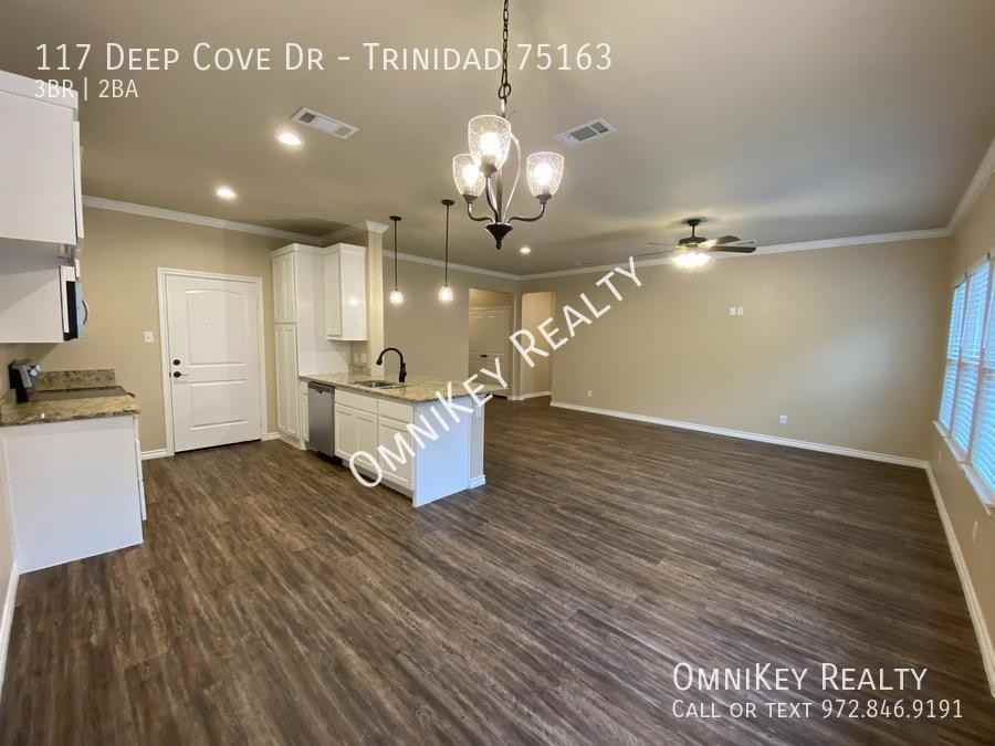 117 Deep Cove Dr - Photo 3 of 15