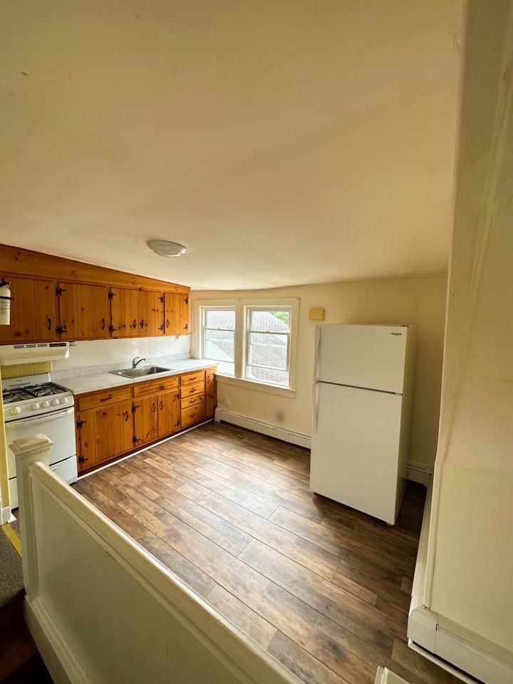 427 Matawan Ave #NA - Photo 2 of 7