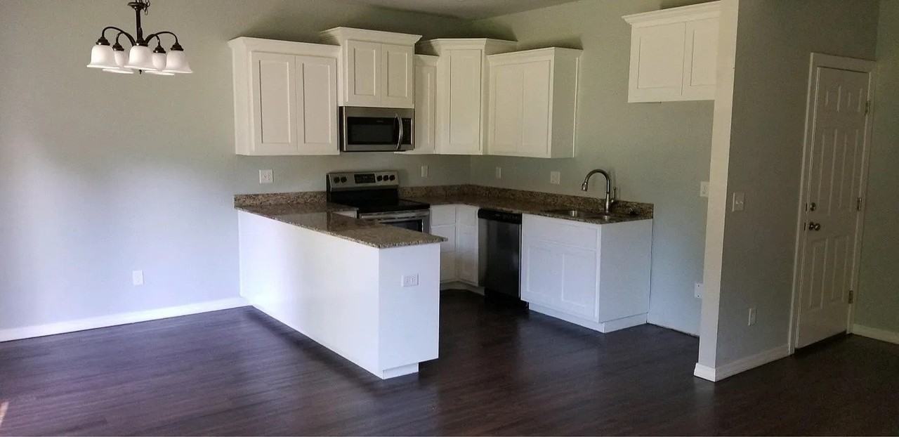 836 Baker St Nw #836 - Photo 2 of 12