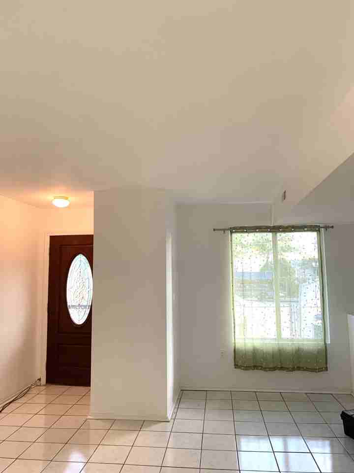 107 Richmond Hill Rd #TH - Photo 2 of 4