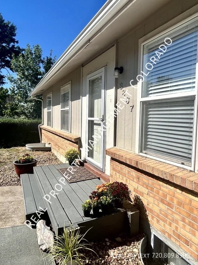 8867 Estes St - Photo 3 of 15