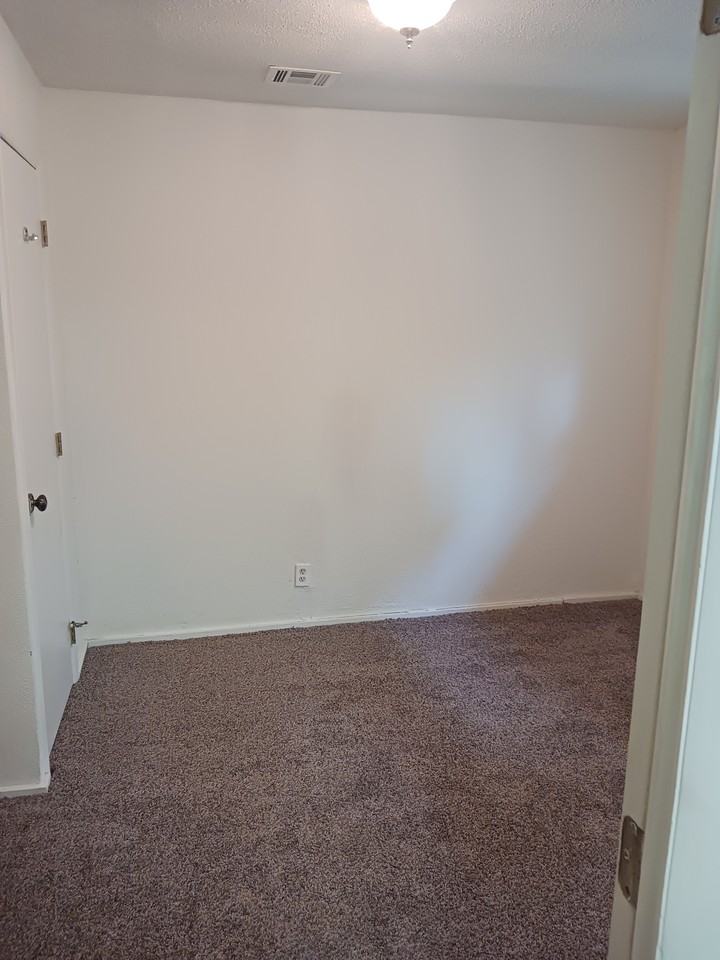 725 S Chickasaw Ave #NA - Photo 2 of 12