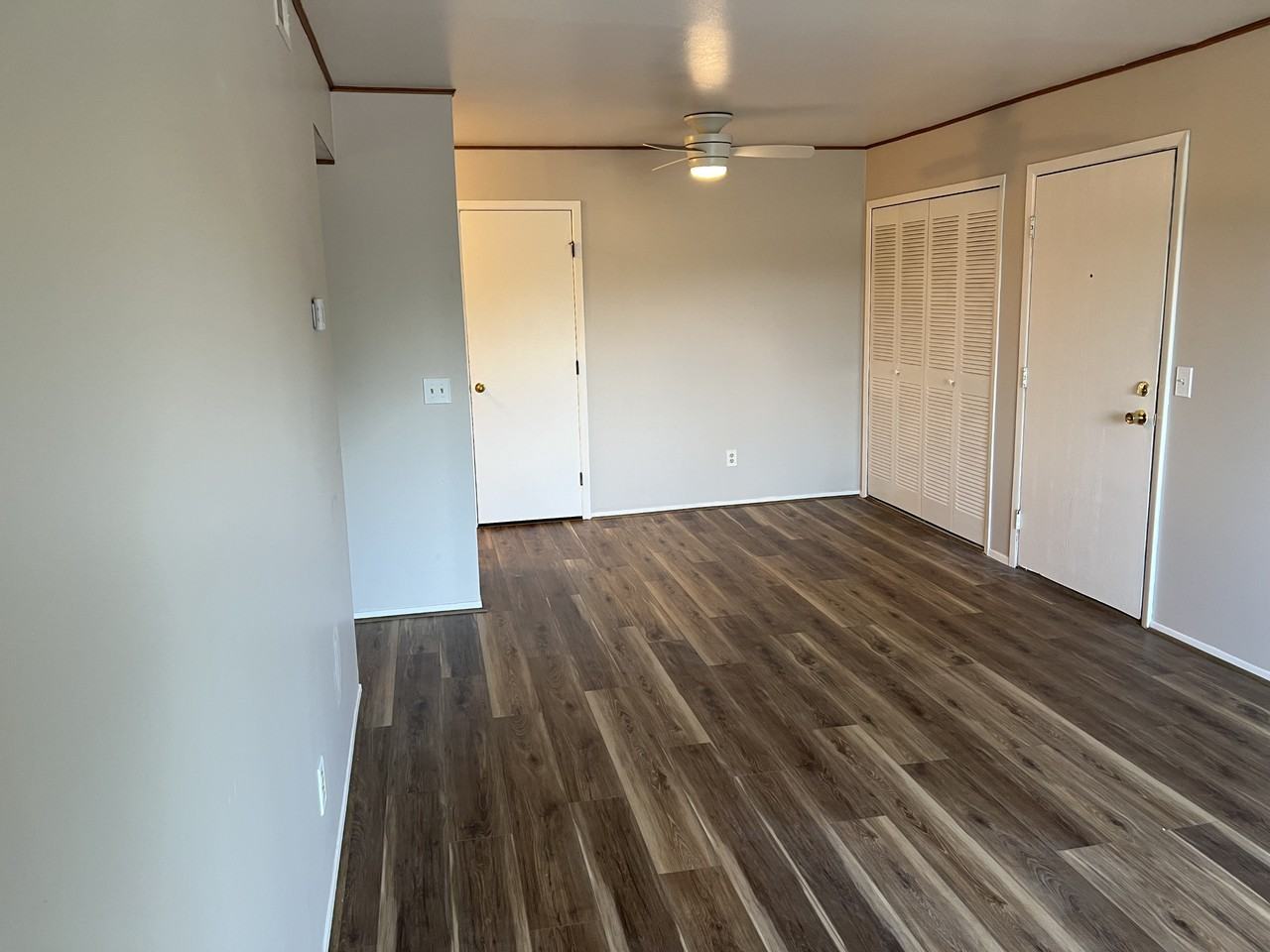 8719 Meadowbrook Dr #8 - Photo 2 of 18