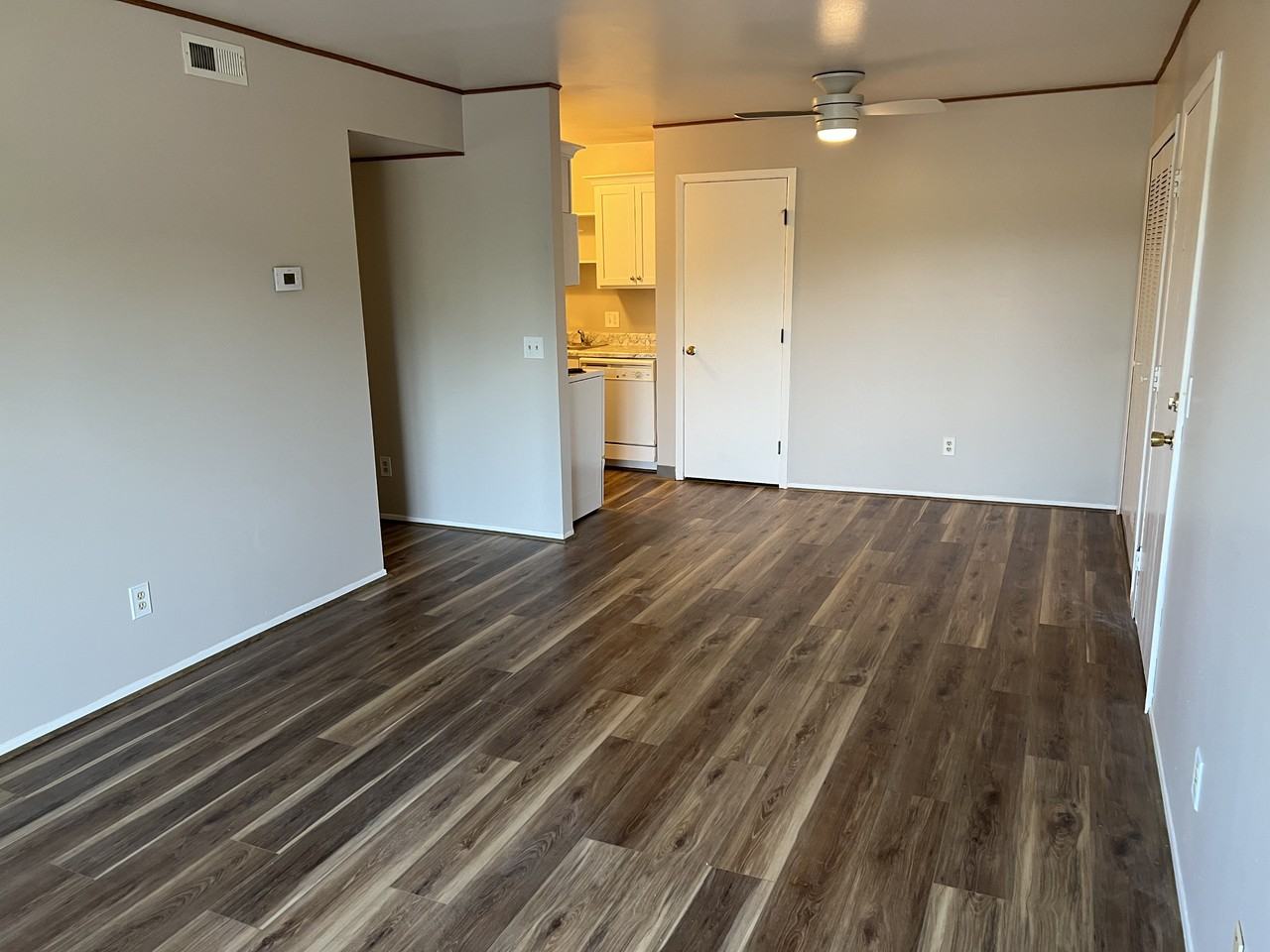 8719 Meadowbrook Dr #8 - Photo 3 of 18