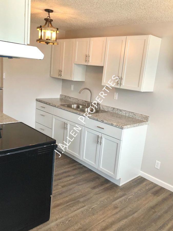 1900 Parker Cir #D - Photo 7 of 16