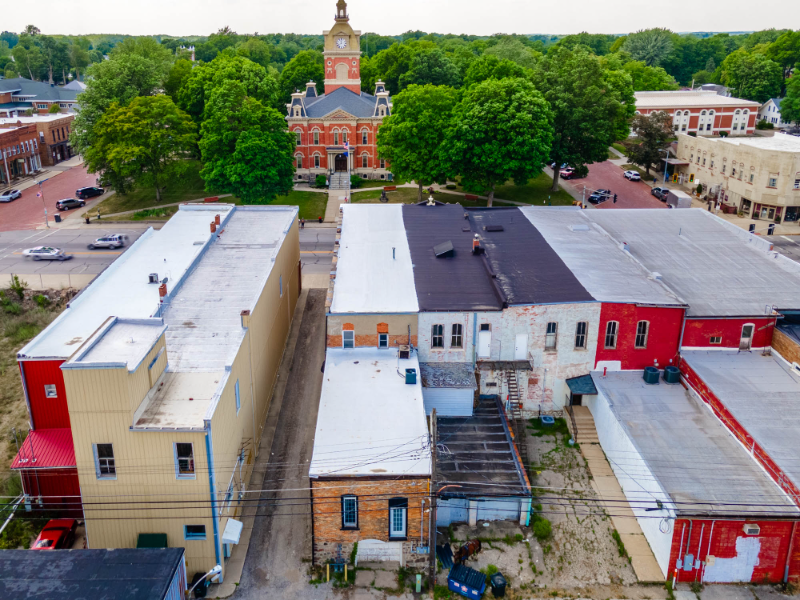 114 N Detroit St - Photo 3 of 5