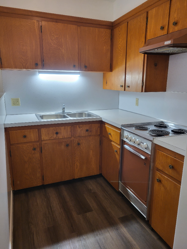 212 N M St - Photo 2 of 4