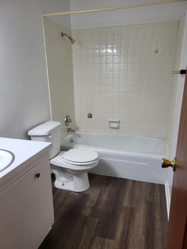 212 N M St - Photo 3 of 4