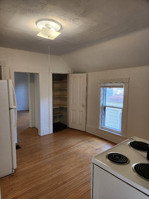 209 W 33rd St #2 - Photo 3 of 7