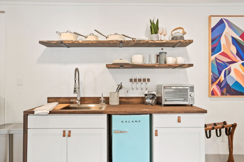 741 S Wolff St - Photo 3 of 11