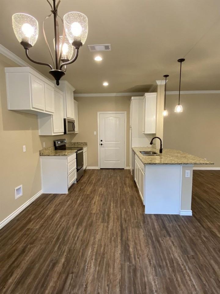 117 Deep Cove Dr - Photo 2 of 15