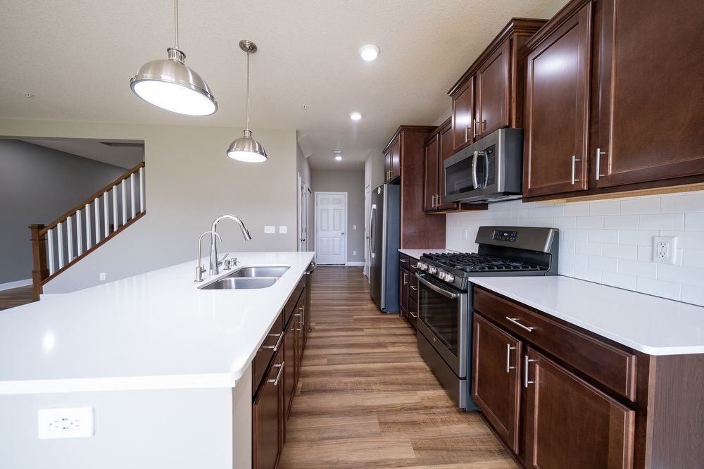 18335 Glassner Way - Photo 3 of 32