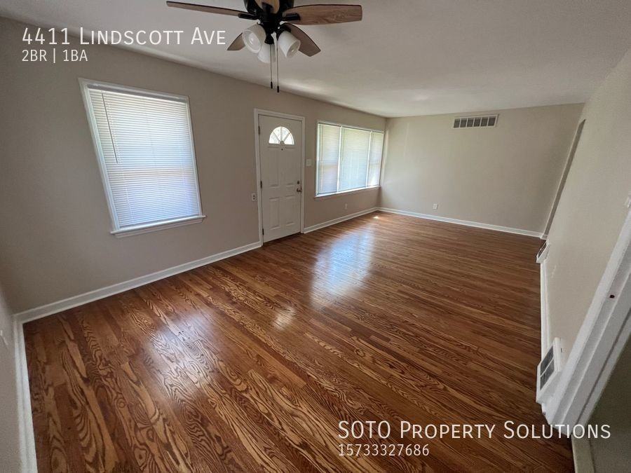 4411 Lindscott Ave - Photo 3 of 14