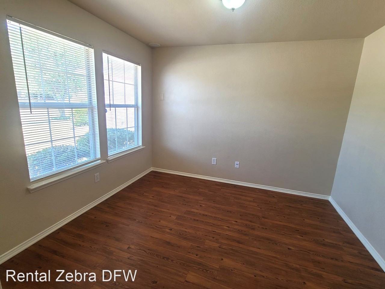 2736 Murphy Dr - Photo 2 of 16