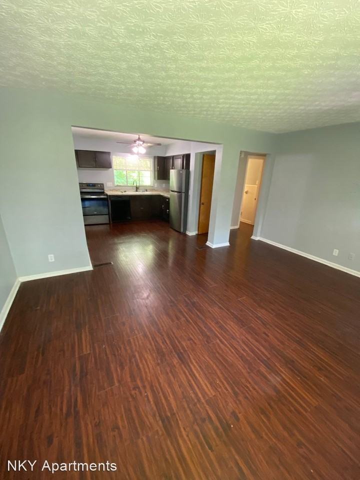 1739 Amsterdam Rd - Photo 3 of 9