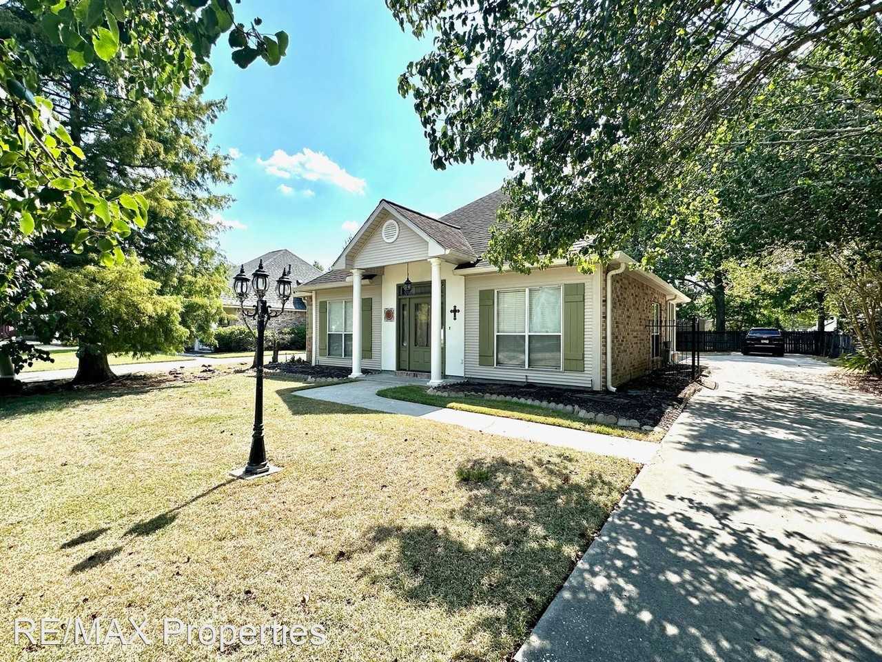 11113 Garrett Dr - Photo 2 of 22