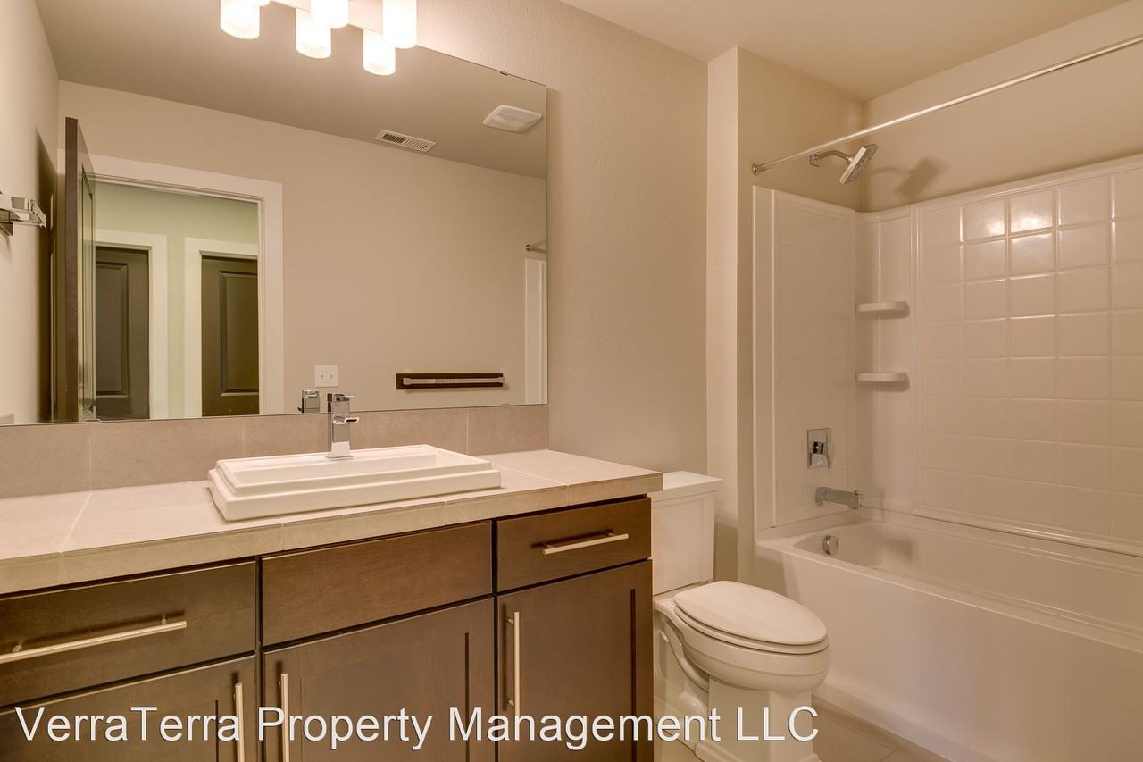 20621 3rd Ave Se - Photo 2 of 31