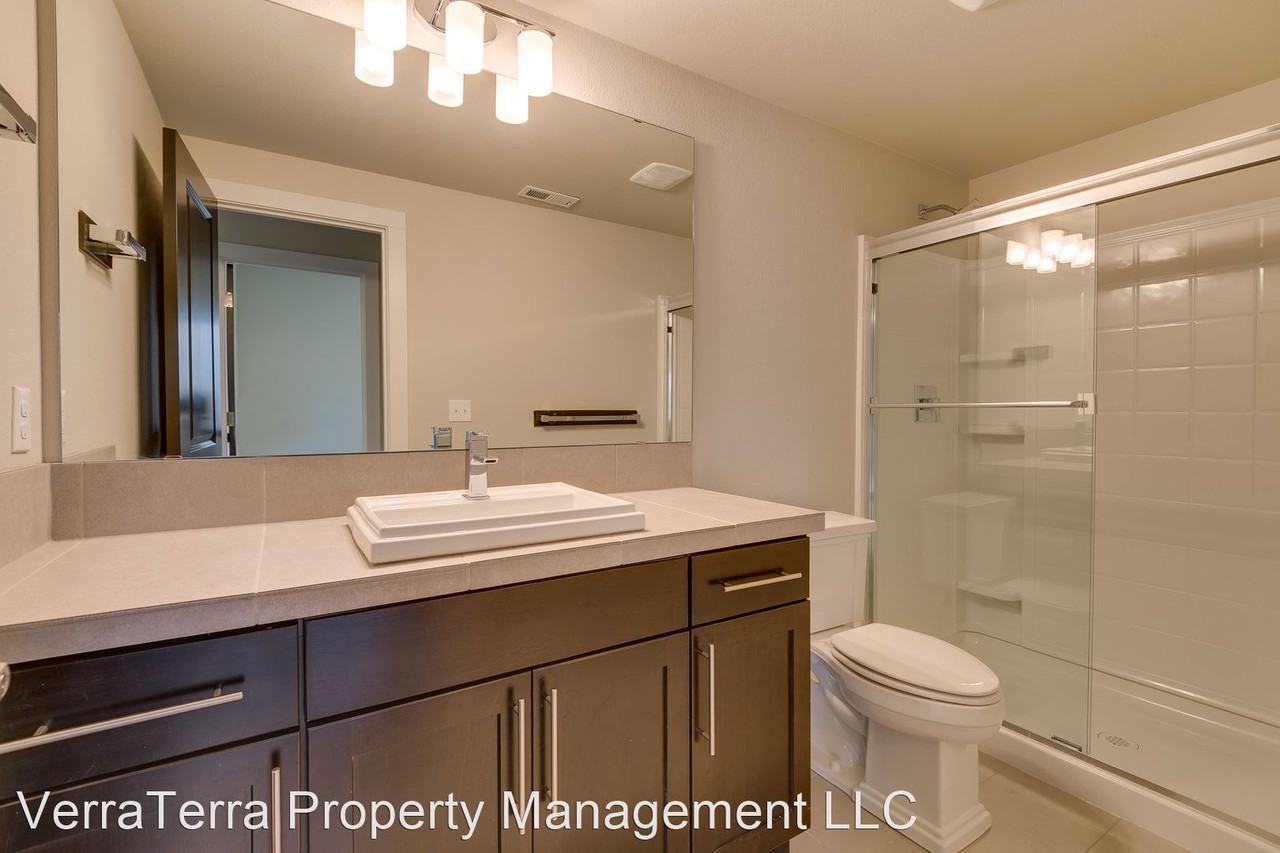 20621 3rd Ave Se - Photo 3 of 31