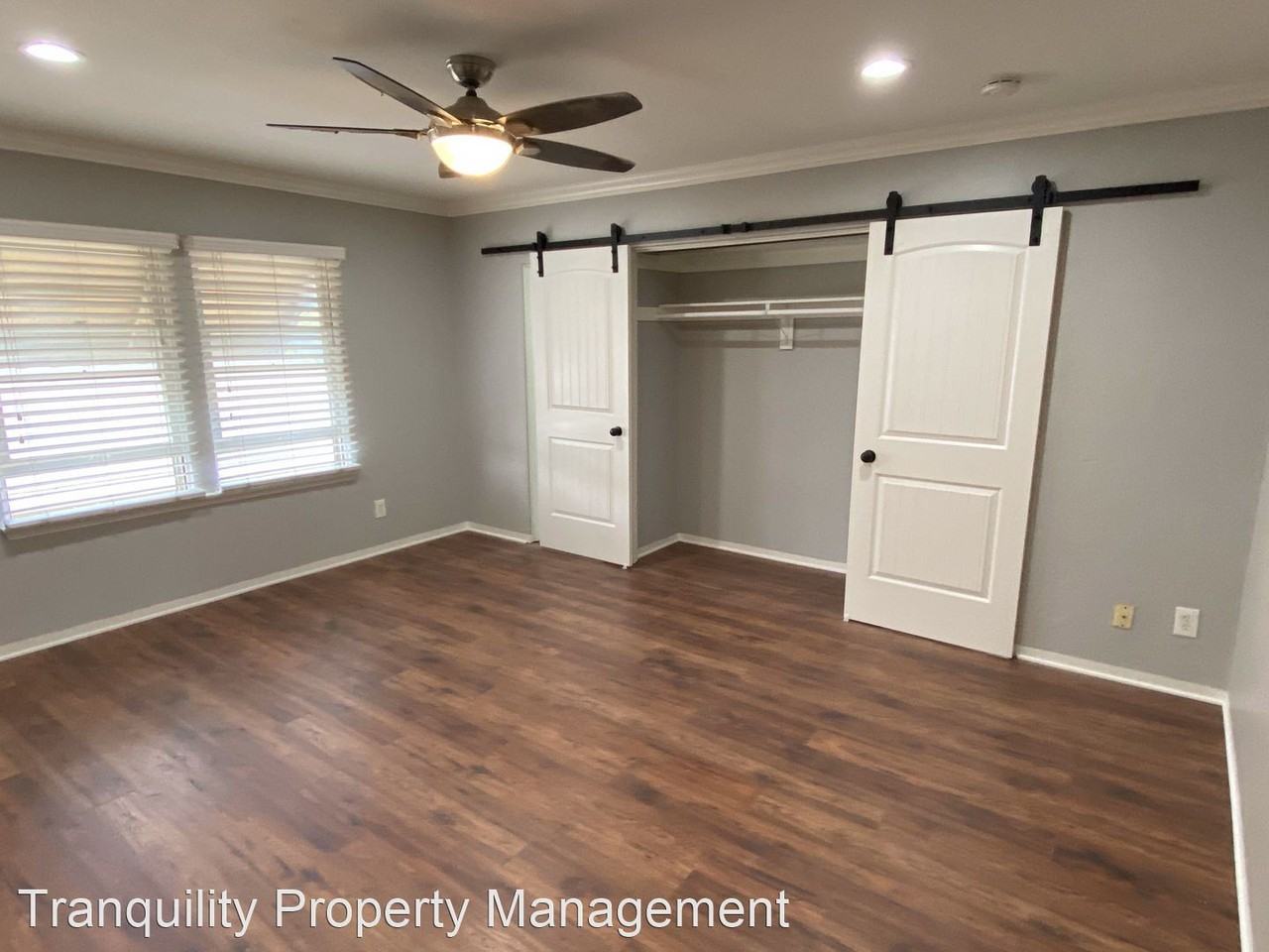 2430 30th Street - Photo 2 of 14