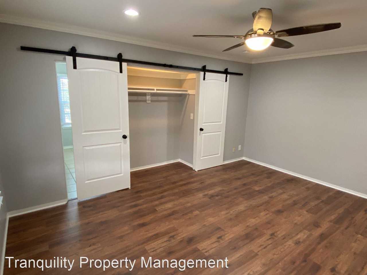 2430 30th Street - Photo 3 of 14