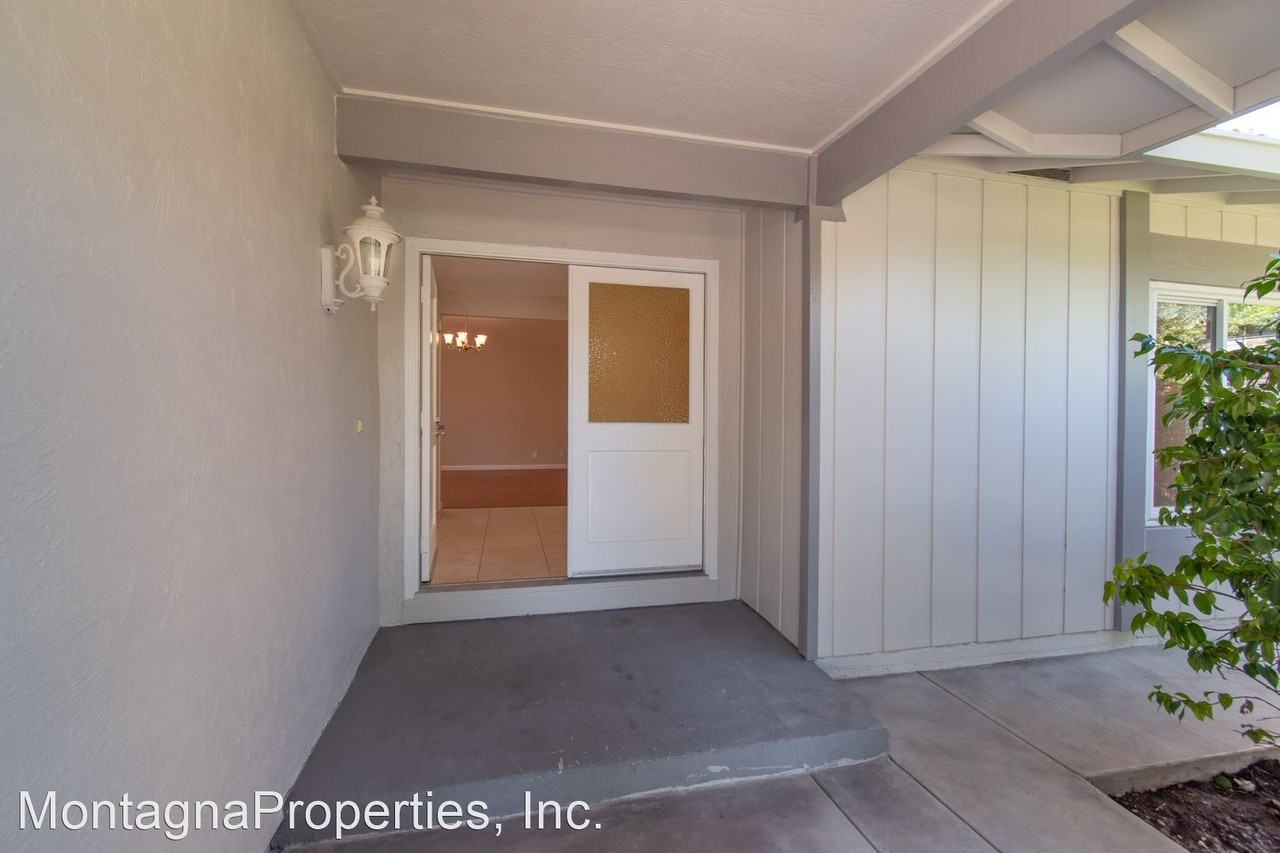 599 Calpella Dr - Photo 3 of 28