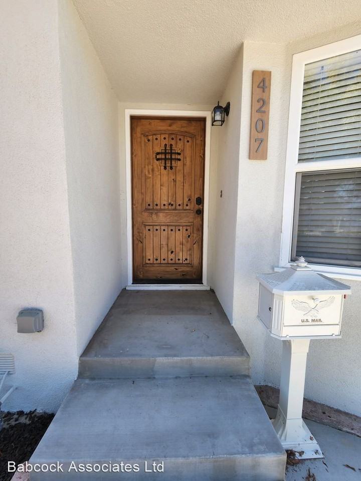 4207 Ostrom Ave - Photo 2 of 21