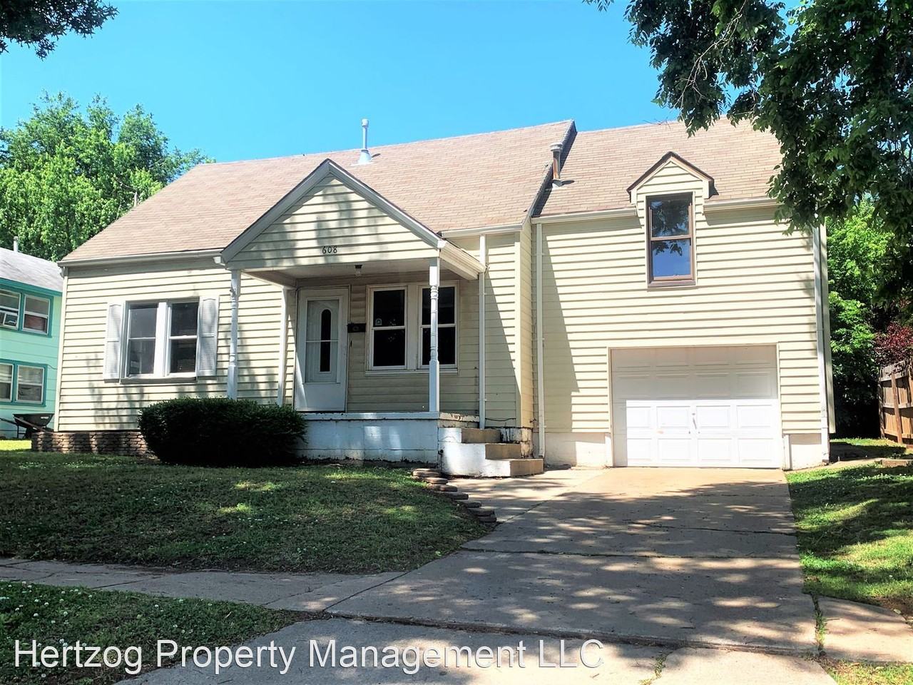 608 S 6th St - Photo 2 of 23